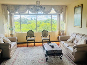 3 Bedroom Flat & Apartment