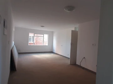 2 Bedroom Flat & Apartment