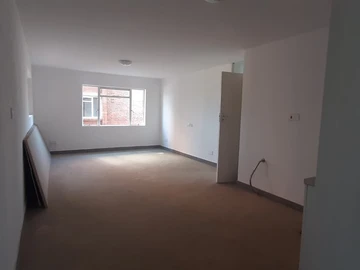 2 Bedroom Flat & Apartment