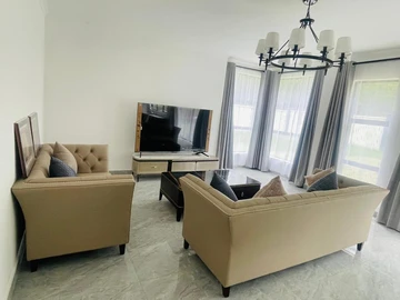 4 Bedroom Garden Flat