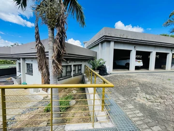 9 Bedroom House