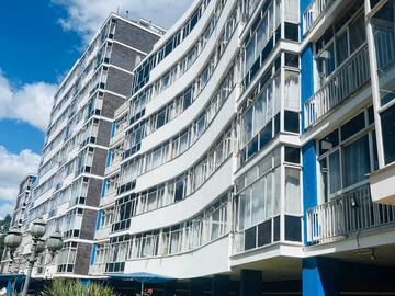 3 Bedroom Flat & Apartment