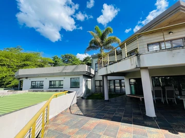 9 Bedroom House