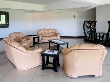 9 Bedroom House