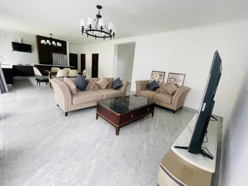4 Bedroom Garden Flat