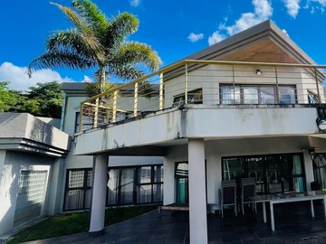 9 Bedroom House