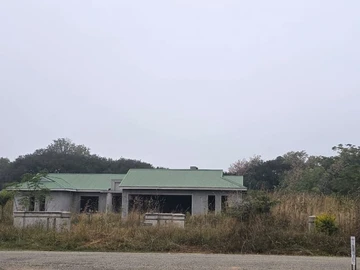 Spacious 4-Bedroom Home with Expansive Land in Ruwa!