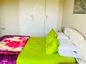 3 Bedroom Flat & Apartment