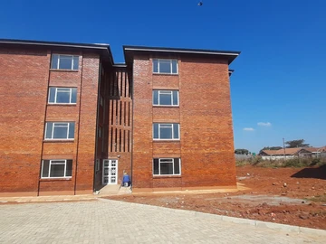 2 Bedroom Flat & Apartment