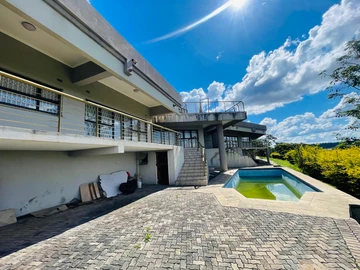 9 Bedroom House