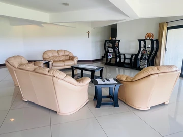 9 Bedroom House